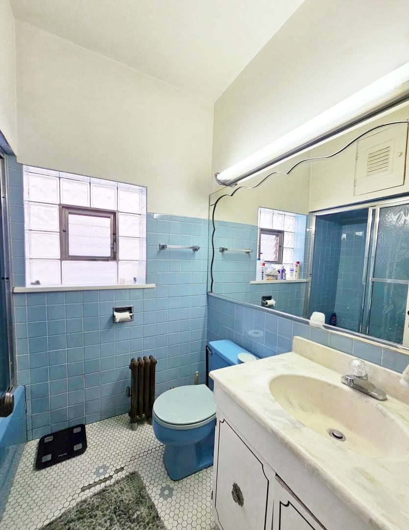 7949 S Rhodes Avenue, Chicago, IL 60619