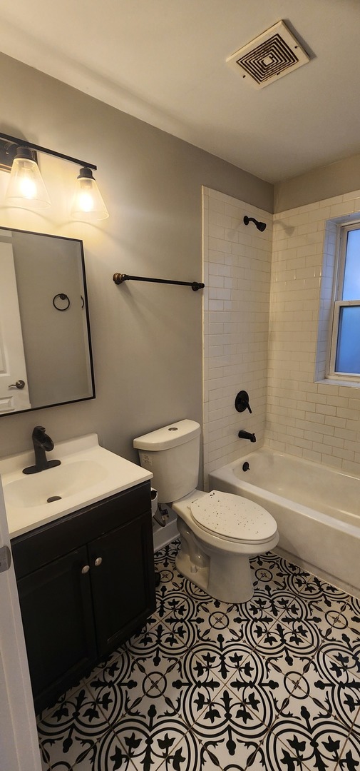 7556 S KENWOOD Avenue #2, Chicago, IL 60619