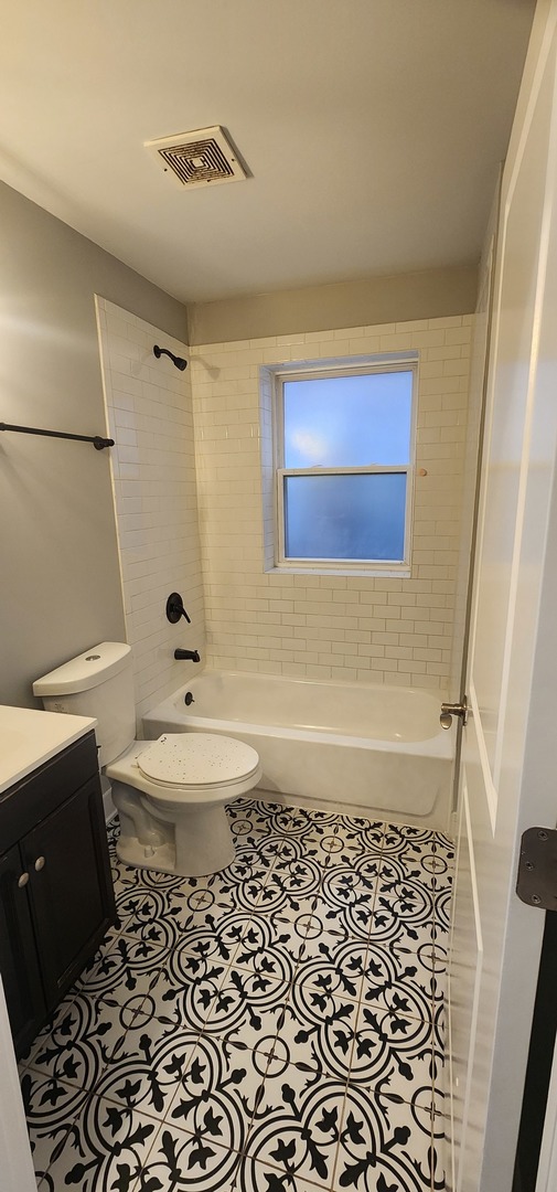 7556 S KENWOOD Avenue #2, Chicago, IL 60619