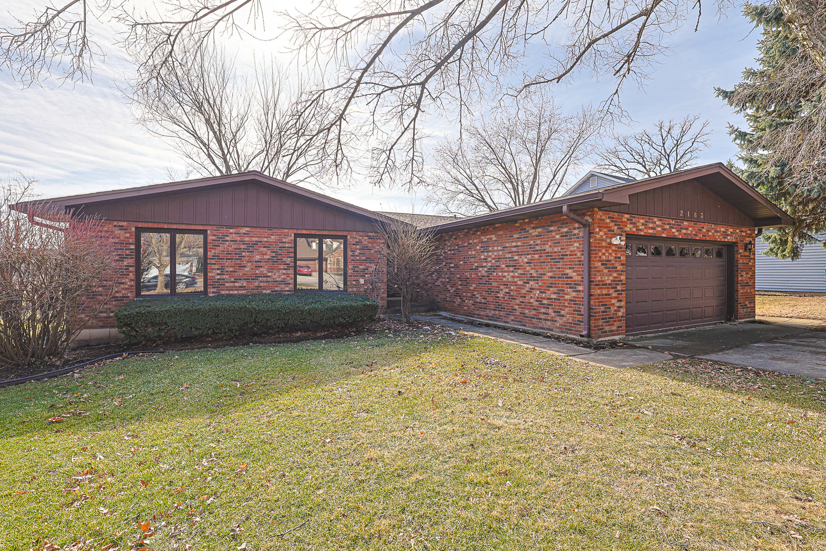 2183 Oak Hill Drive, Lisle, IL 60532