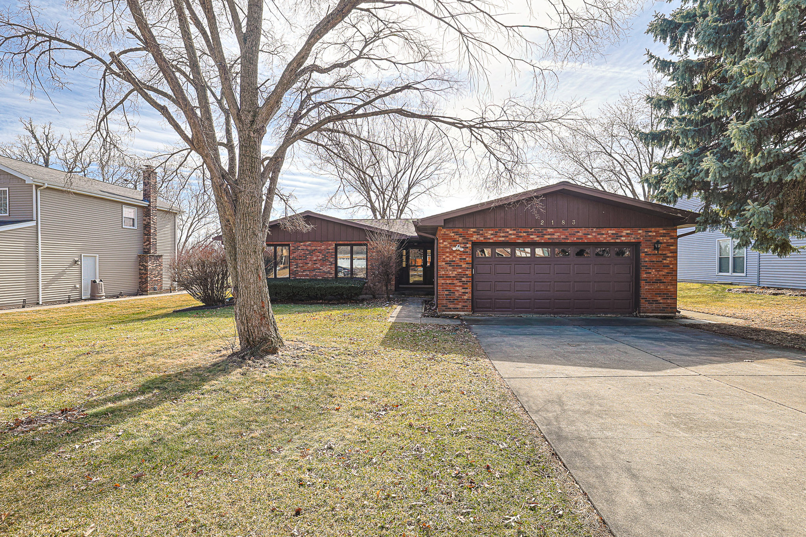 2183 Oak Hill Drive, Lisle, IL 60532