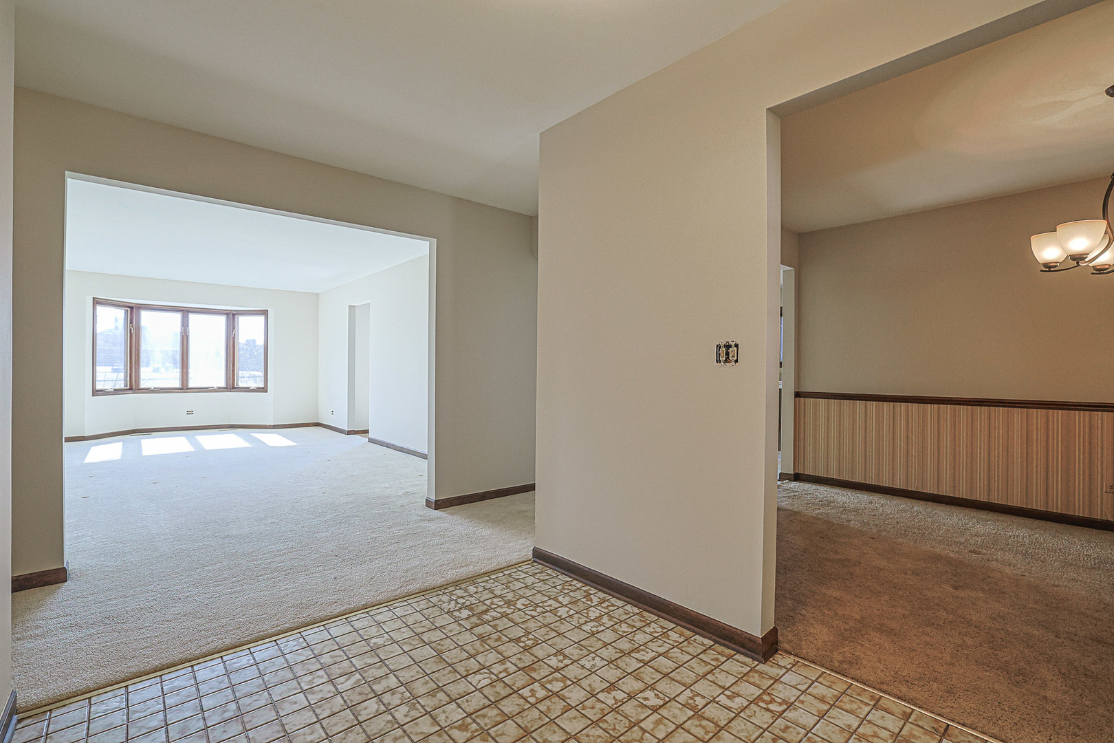 2183 Oak Hill Drive, Lisle, IL 60532