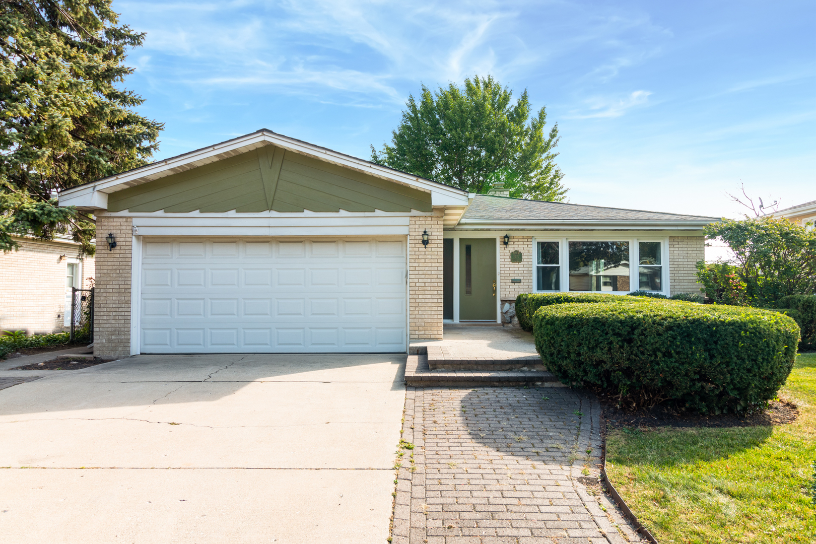 1477 Webster Lane, Des Plaines, IL 60018