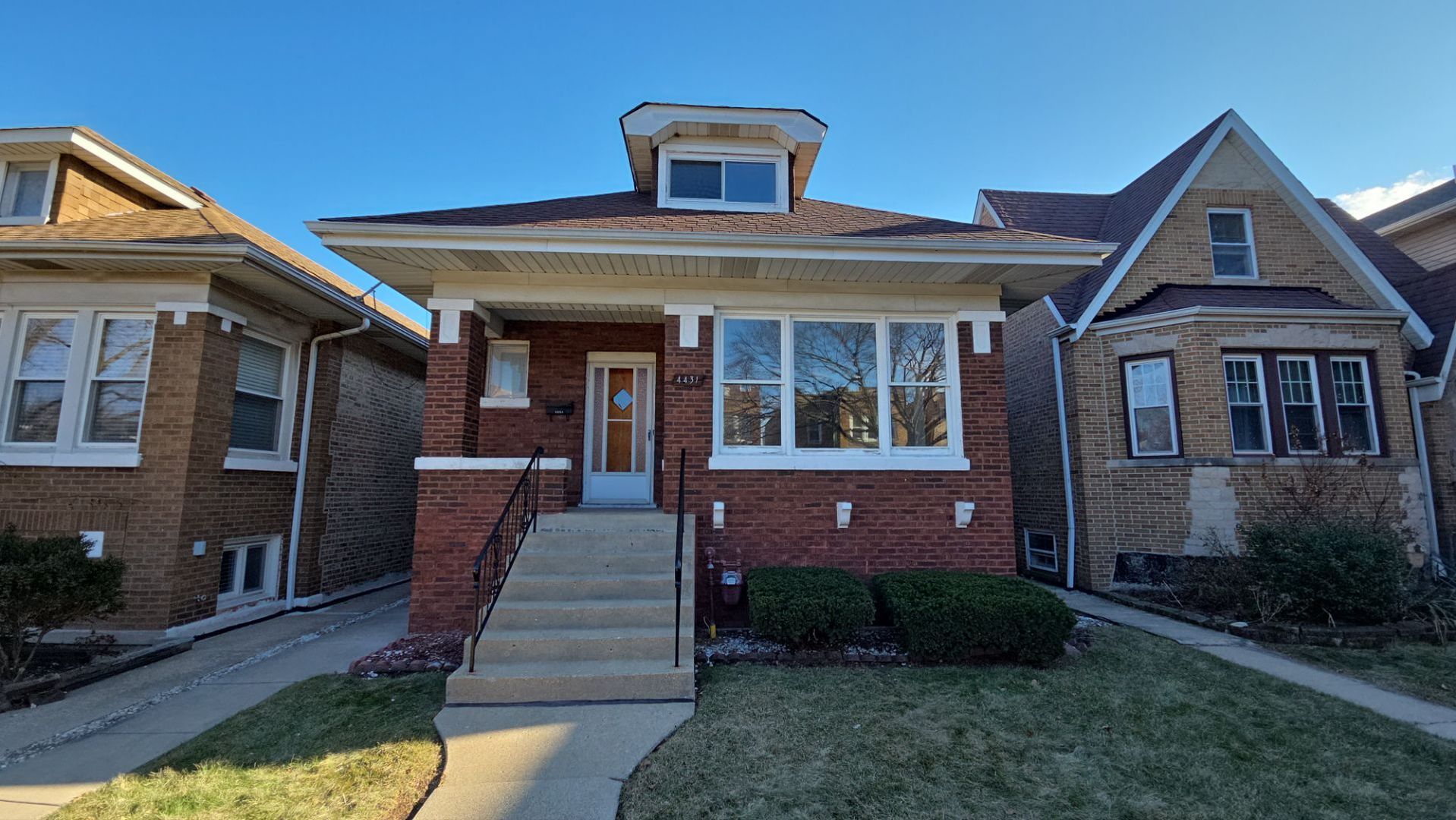4431 N Marmora Avenue, Chicago, IL 60630