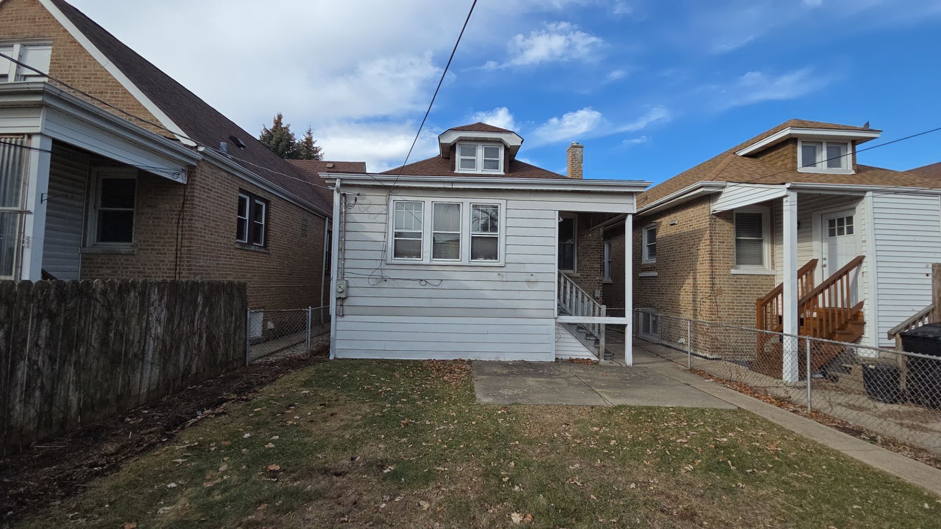 4431 N Marmora Avenue, Chicago, IL 60630