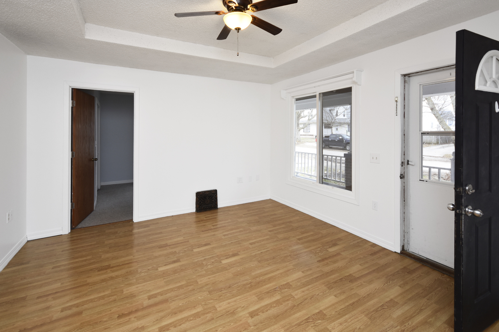 615 N Mulberry Street, Clinton, IL 61727