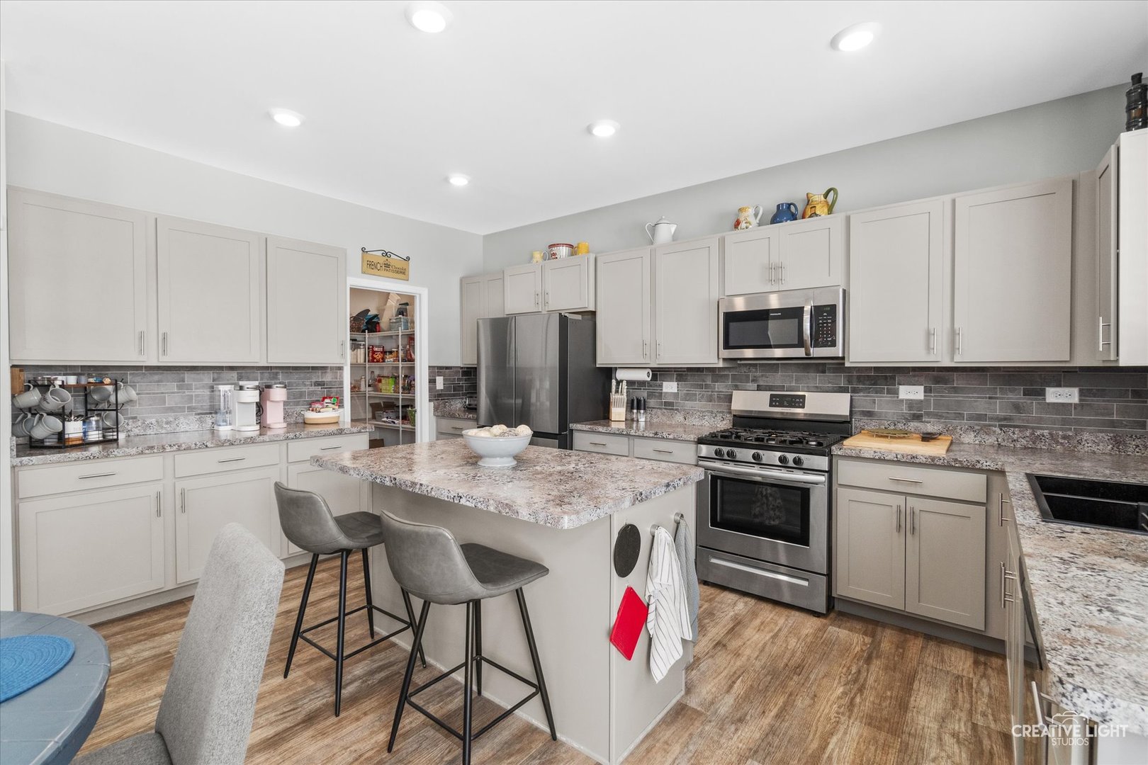 471 S Stone Brook Drive, Romeoville, IL 60446