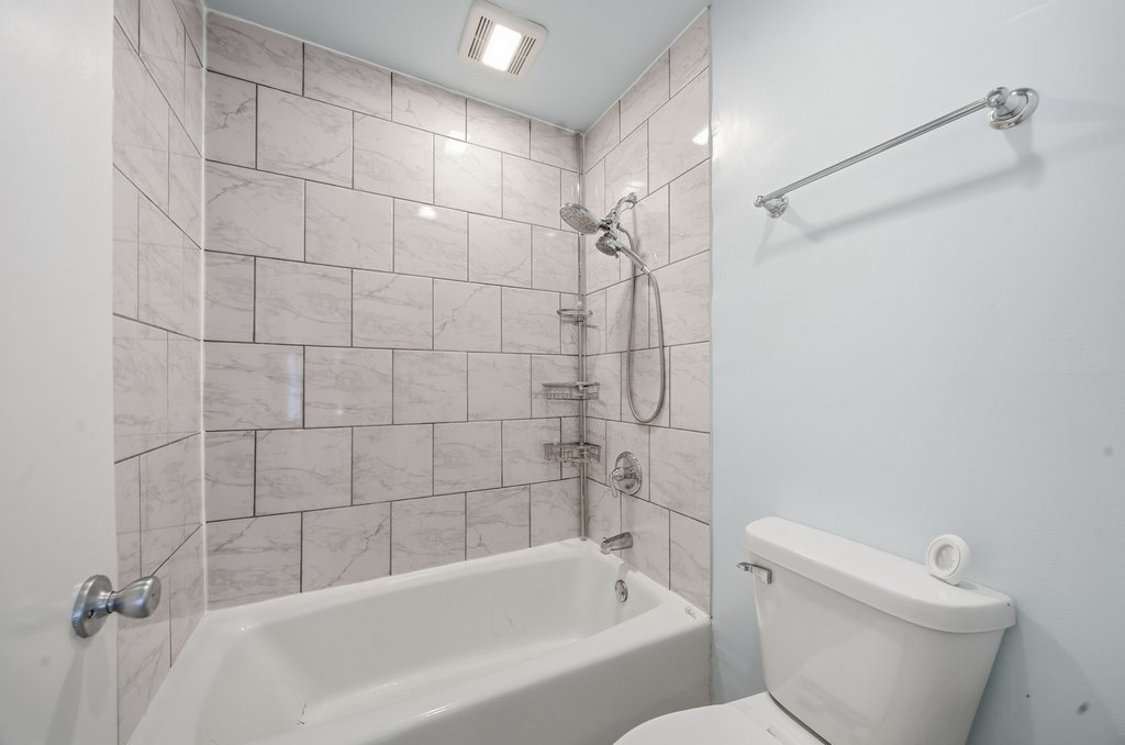 1100 Holbrook Road #D, Homewood, IL 60430