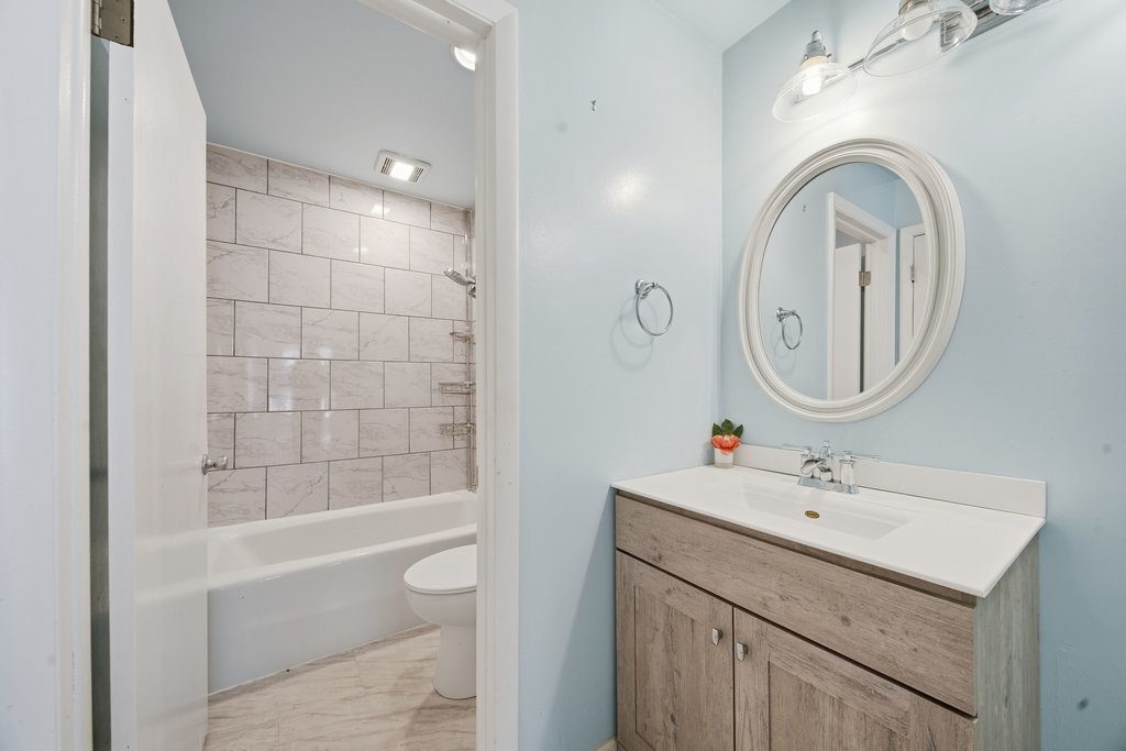 1100 Holbrook Road #D, Homewood, IL 60430