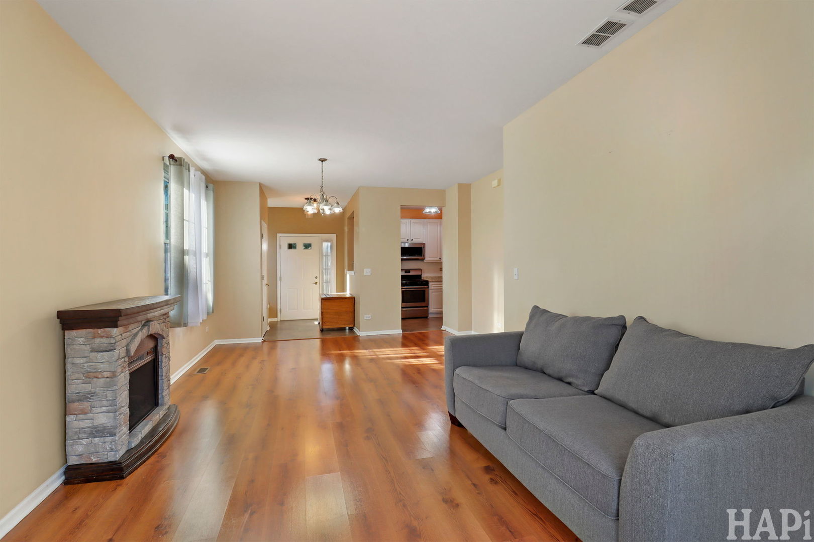 2947 Falling Waters Drive, Lindenhurst, IL 60046