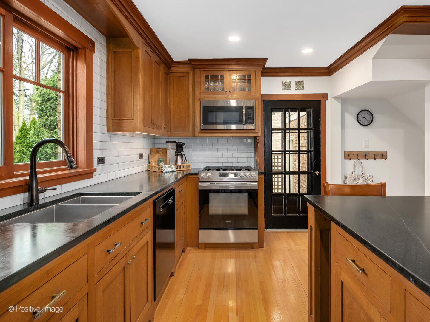 524 S Stone Avenue, La Grange, IL 60525