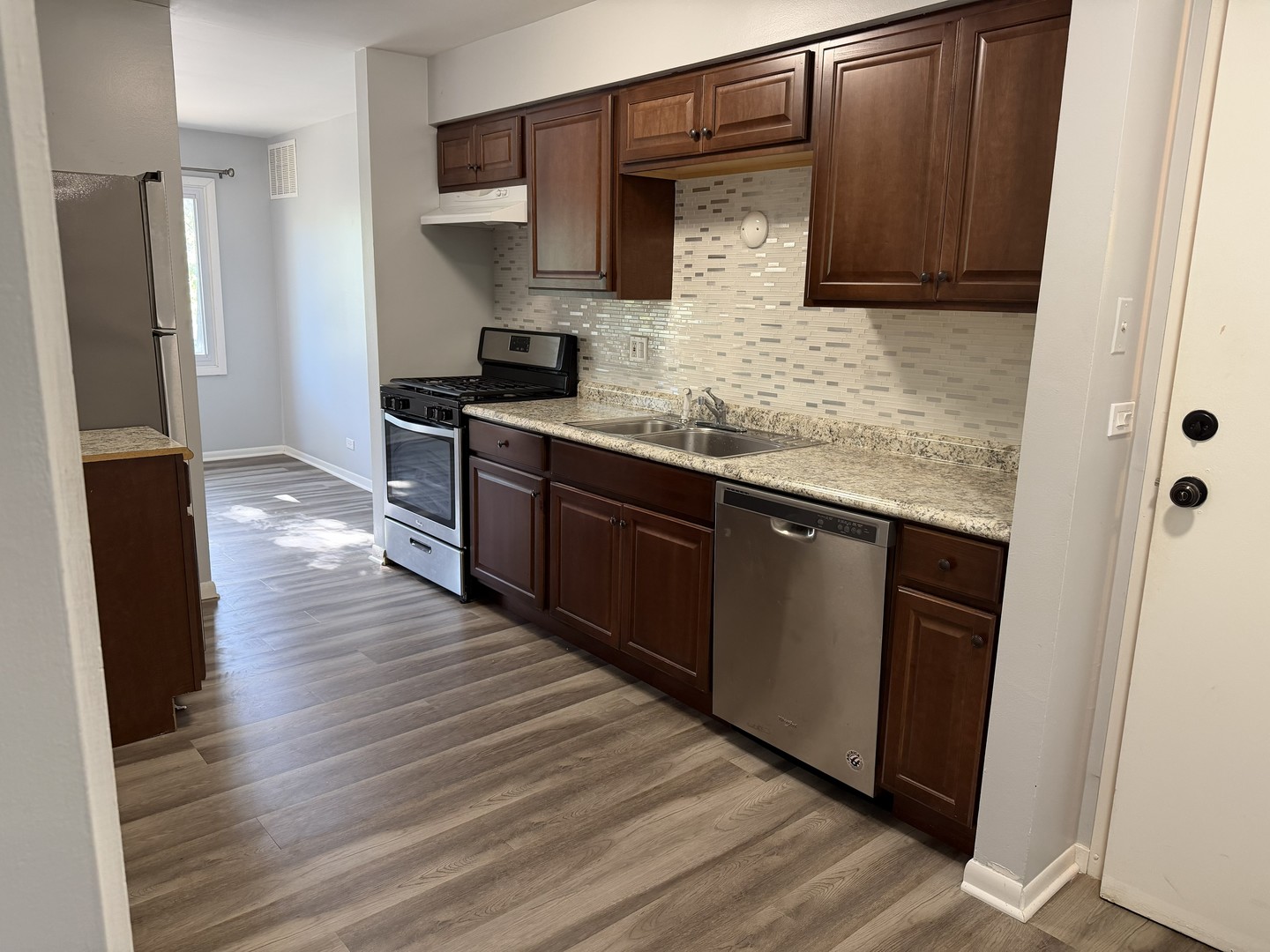 2920 ROBERTS Drive #5, Woodridge, IL 60517