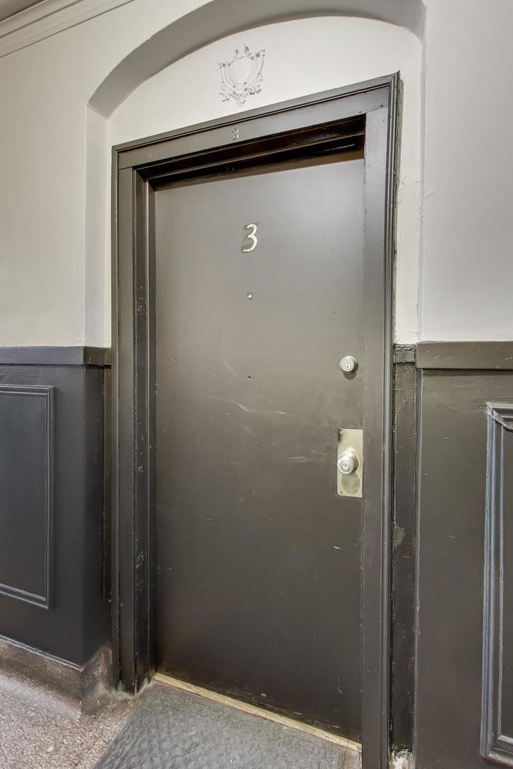 759 N Pine Avenue, Chicago, IL 60644