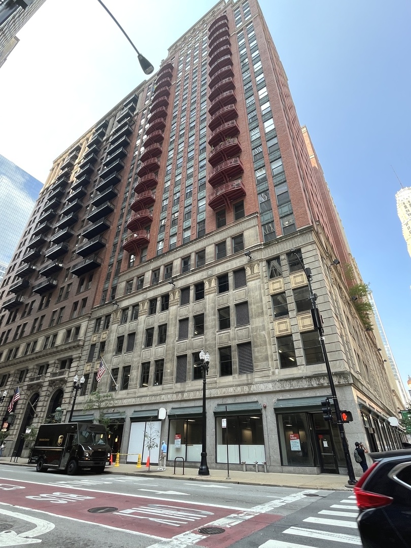208 W Washington Street #509, Chicago, IL 60606