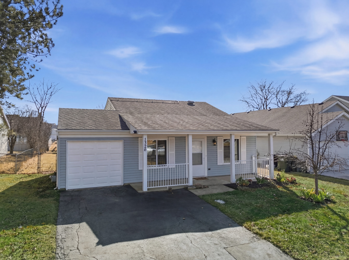 1328 Big Horn Trail, Carol Stream, IL 60188