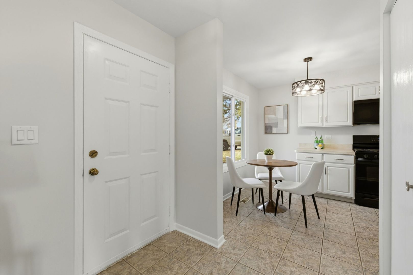 1328 Big Horn Trail, Carol Stream, IL 60188