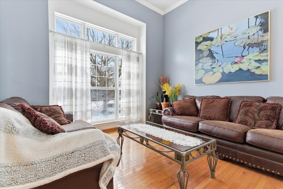 308 S Hackberry Circle, Round Lake, IL 60073