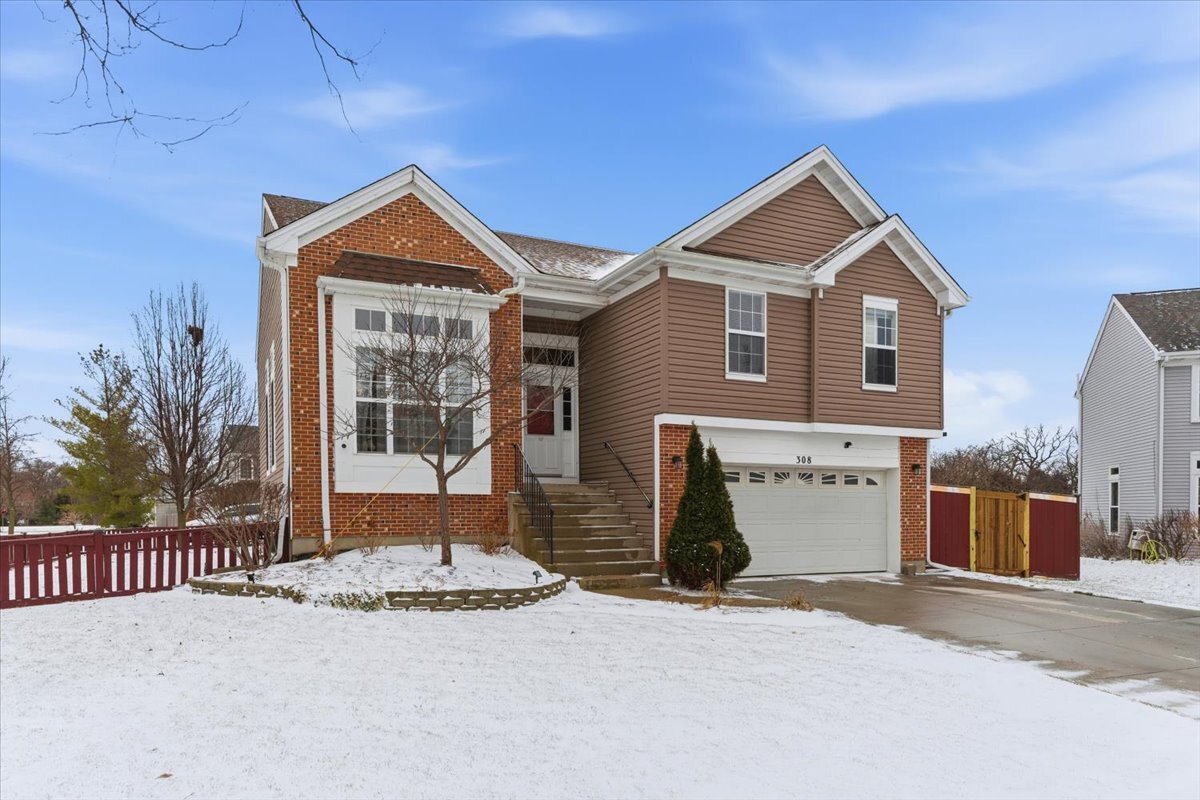 308 S Hackberry Circle, Round Lake, IL 60073