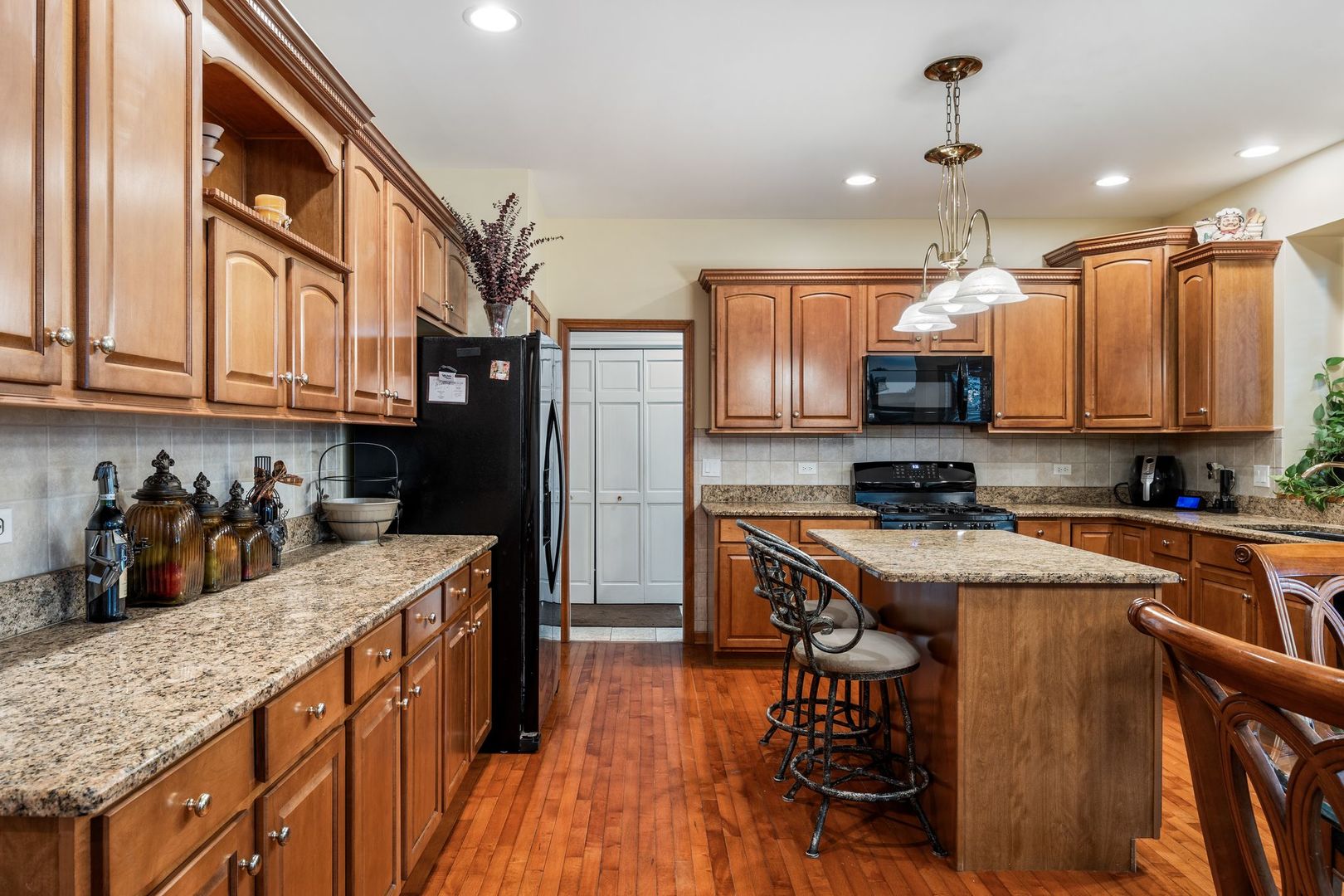 238 Willowwood Drive, Oswego, IL 60543