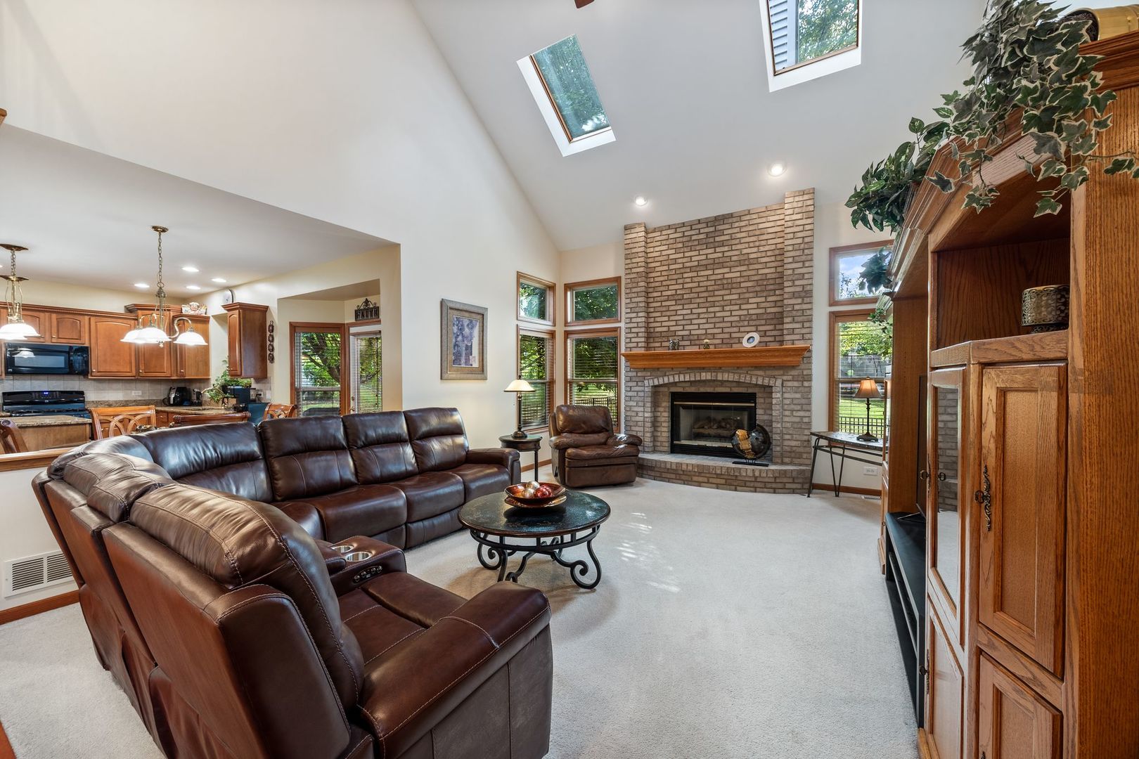 238 Willowwood Drive, Oswego, IL 60543