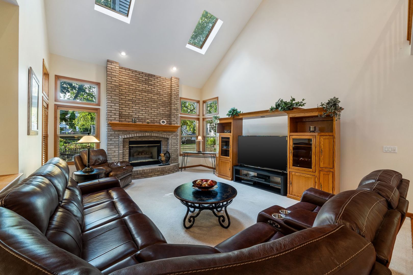 238 Willowwood Drive, Oswego, IL 60543