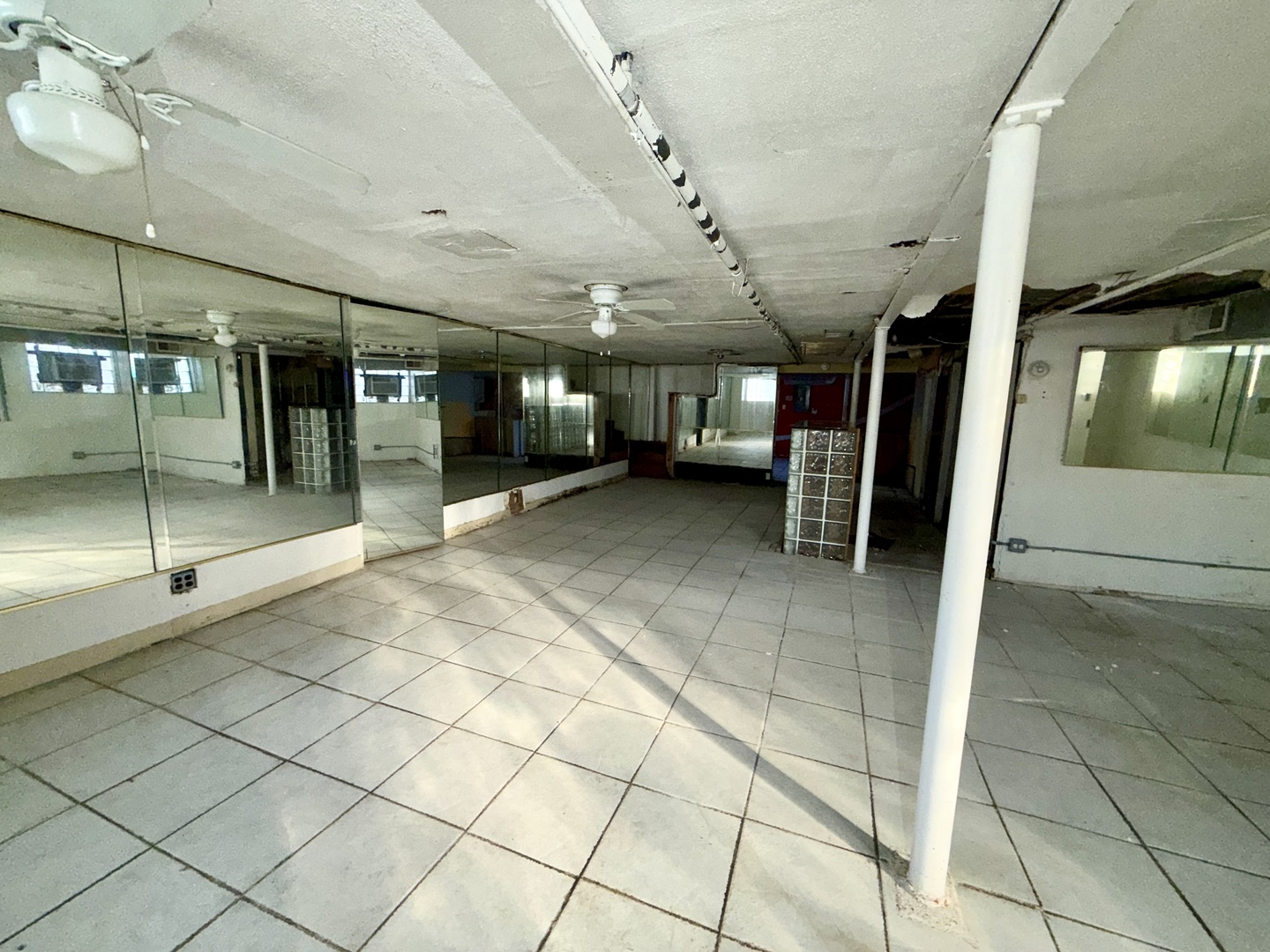 7741 S Oglesby Avenue, Chicago, IL 60649