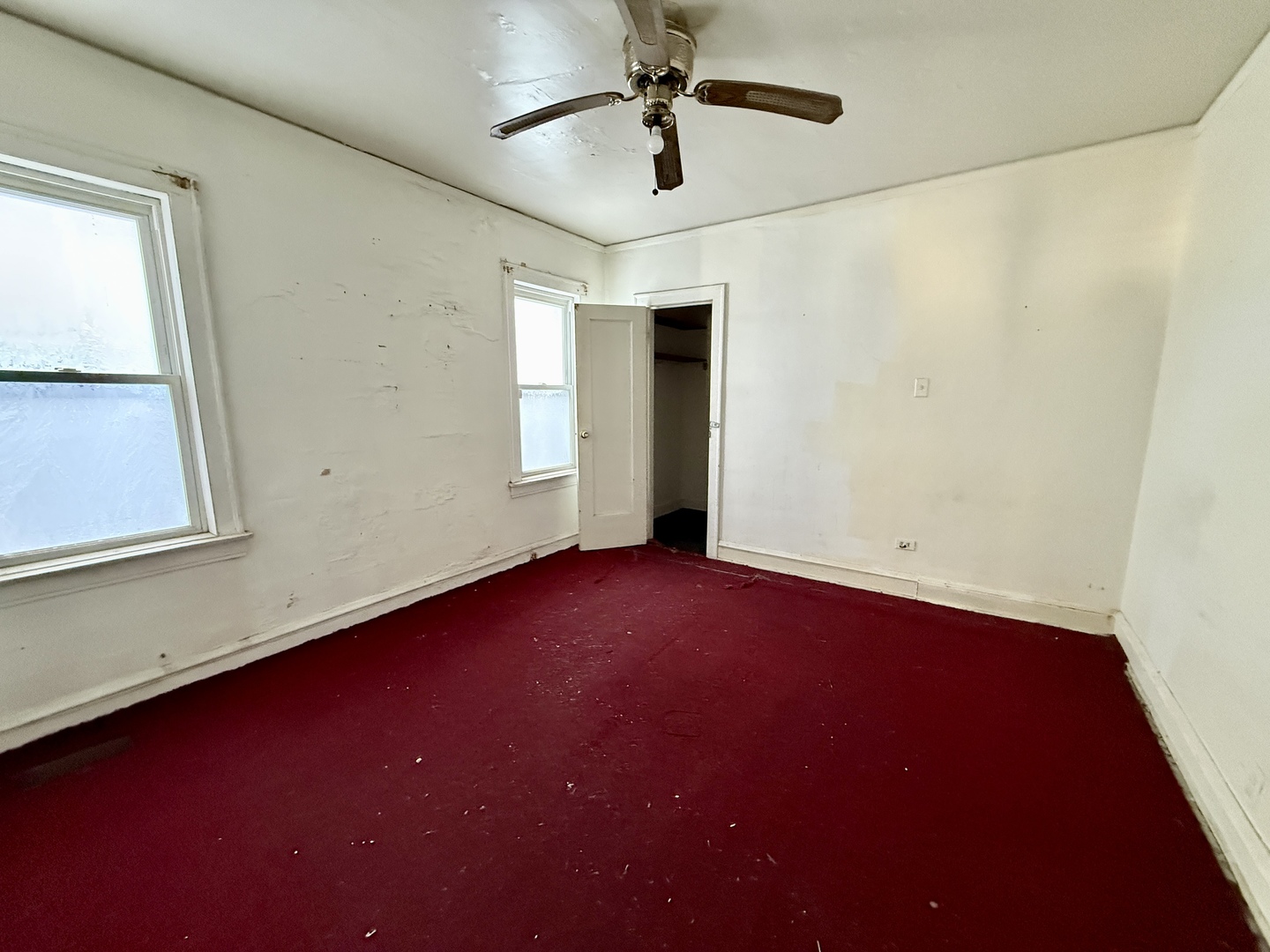 7741 S Oglesby Avenue, Chicago, IL 60649