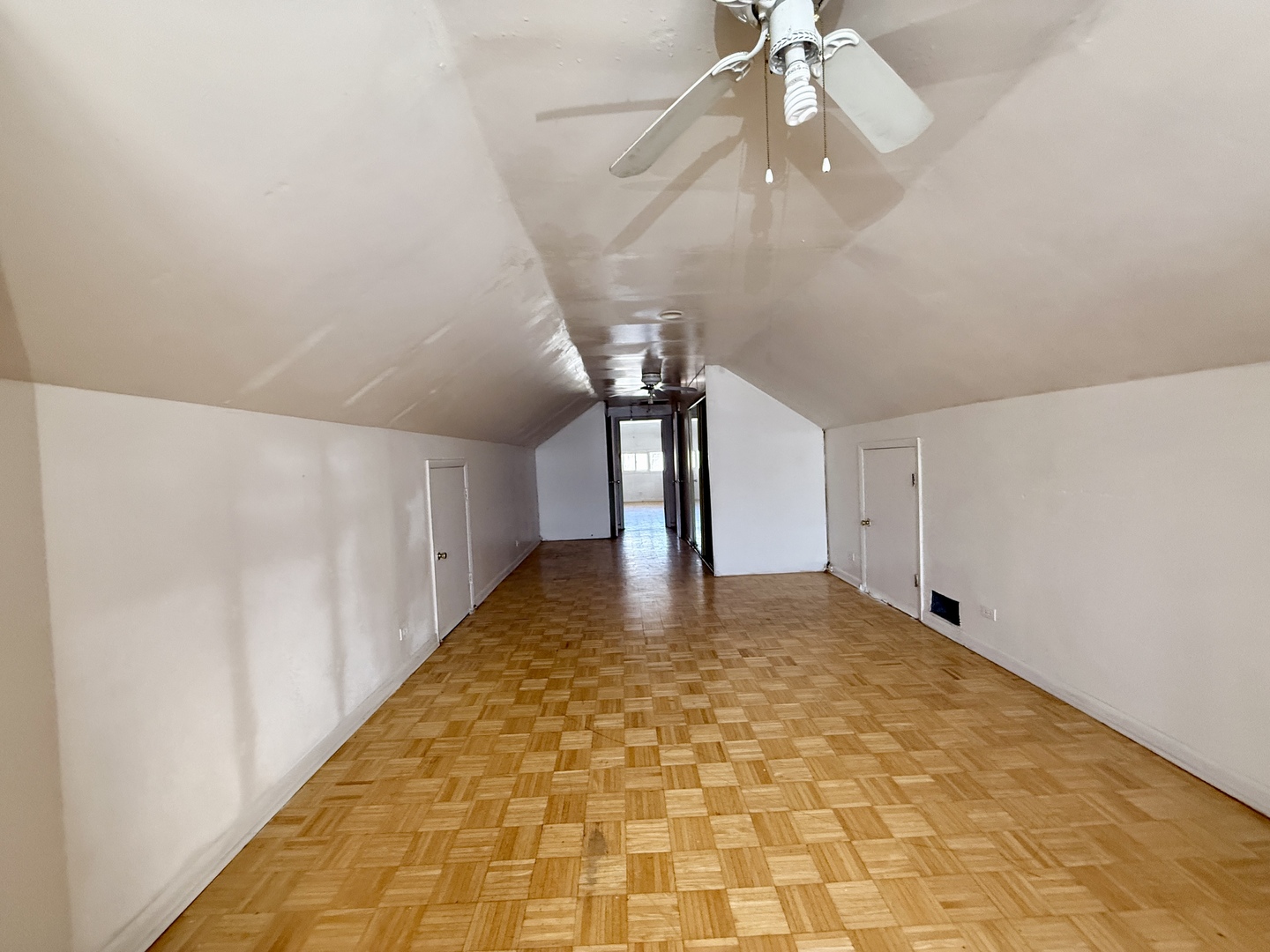 7741 S Oglesby Avenue, Chicago, IL 60649