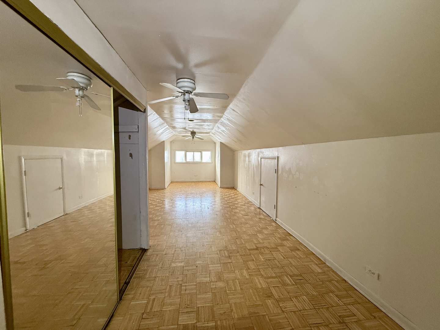 7741 S Oglesby Avenue, Chicago, IL 60649