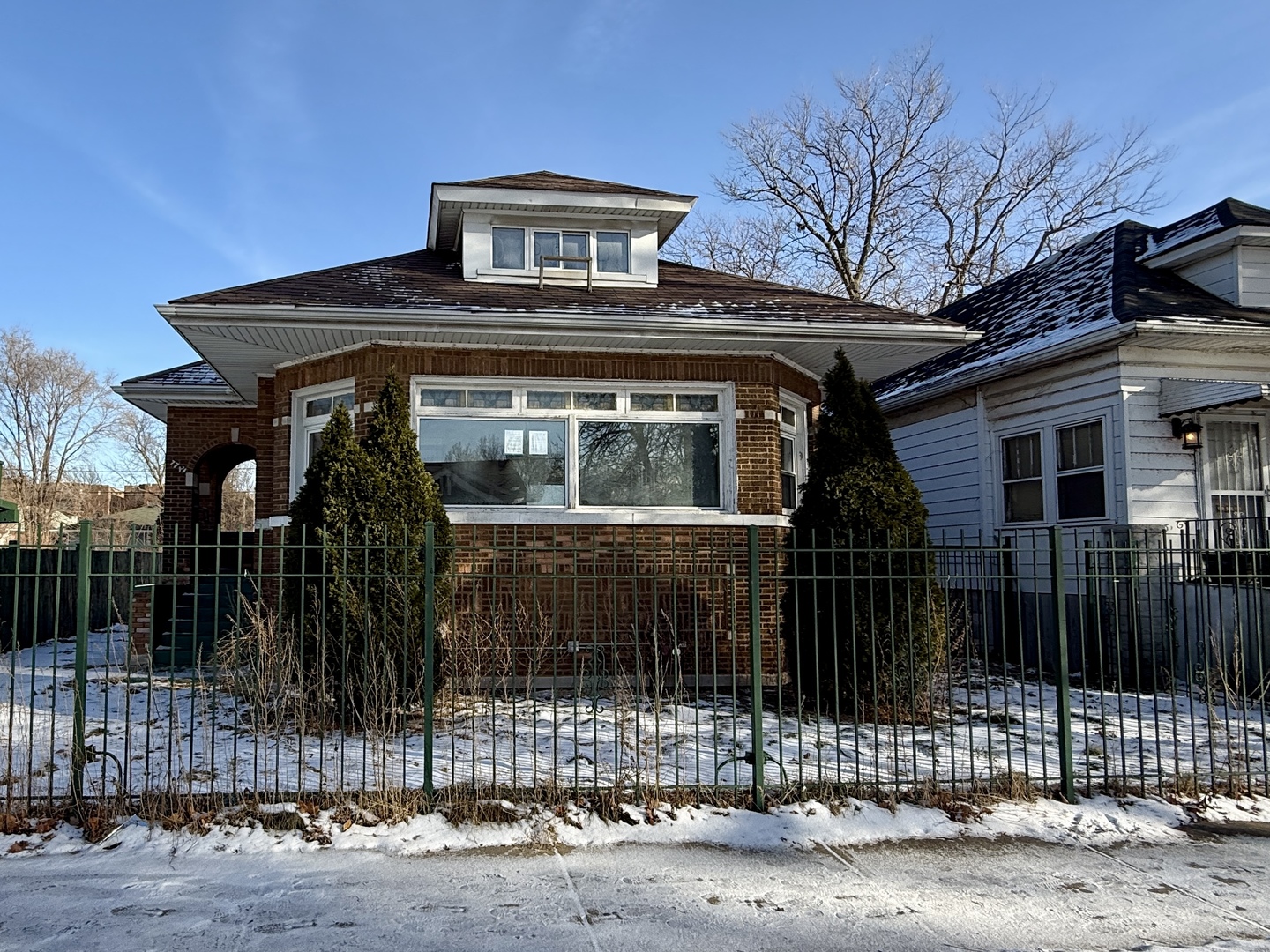 7741 S Oglesby Avenue, Chicago, IL 60649