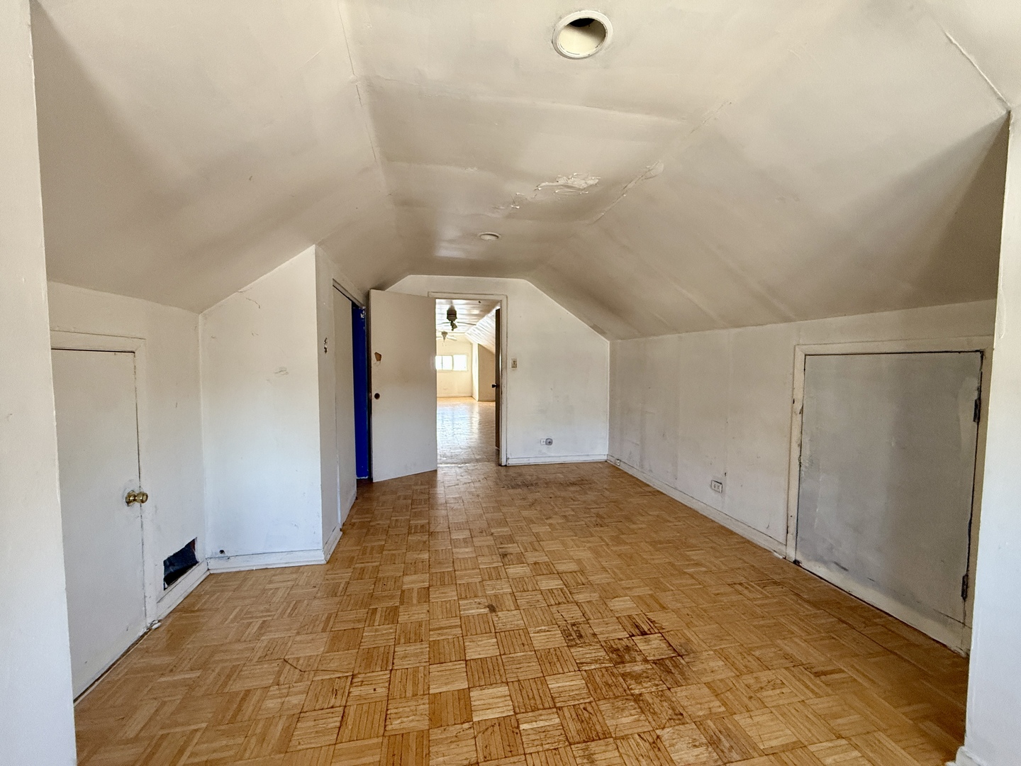 7741 S Oglesby Avenue, Chicago, IL 60649