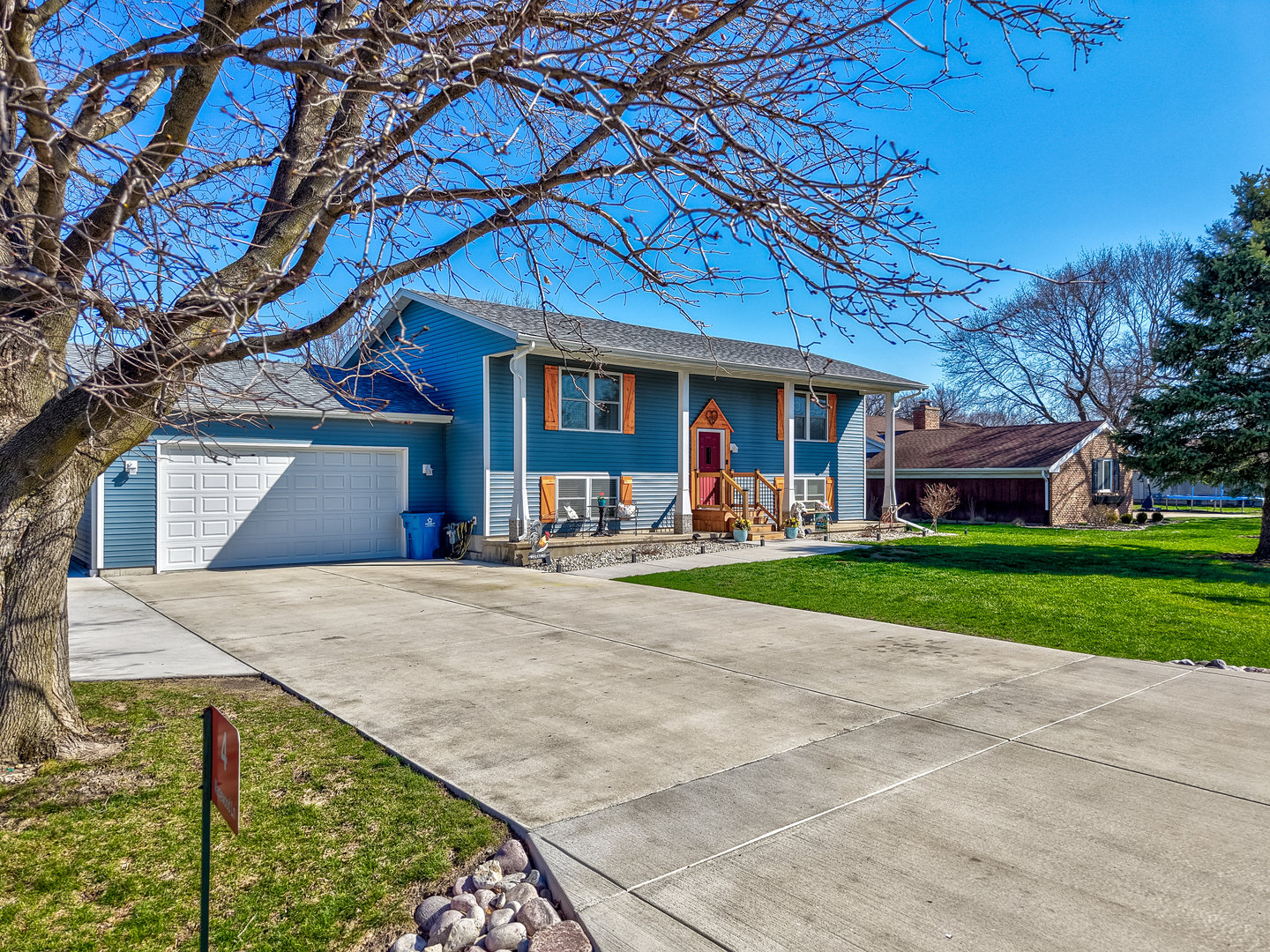 4 Maplewood Lane, Ottawa, IL 61350