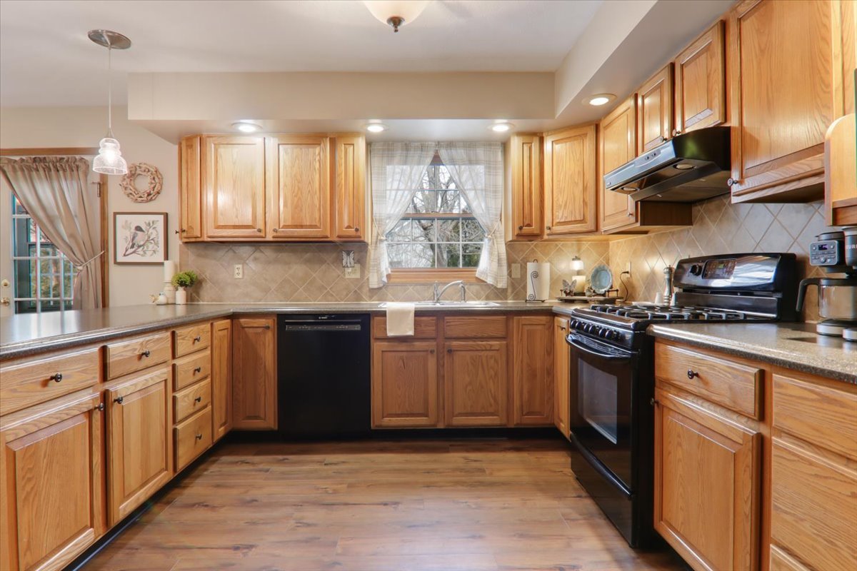 8 Minks Court, Bloomington, IL 61704