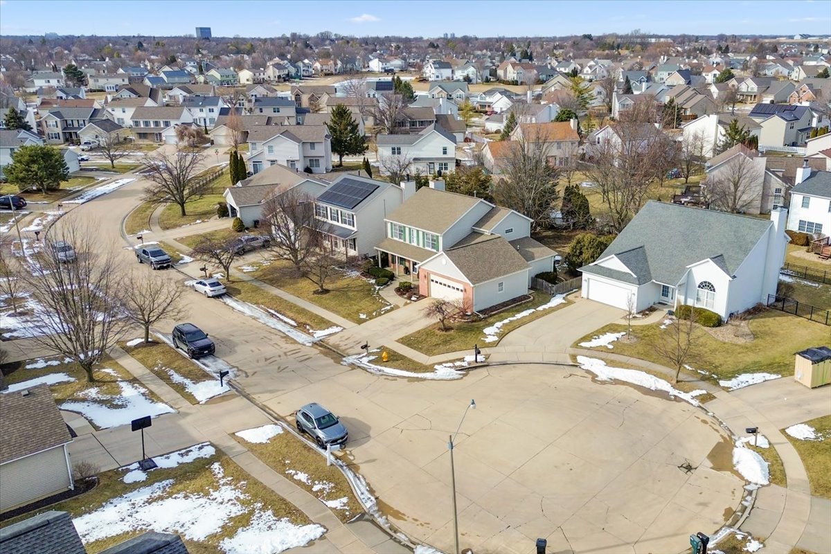 8 Minks Court, Bloomington, IL 61704