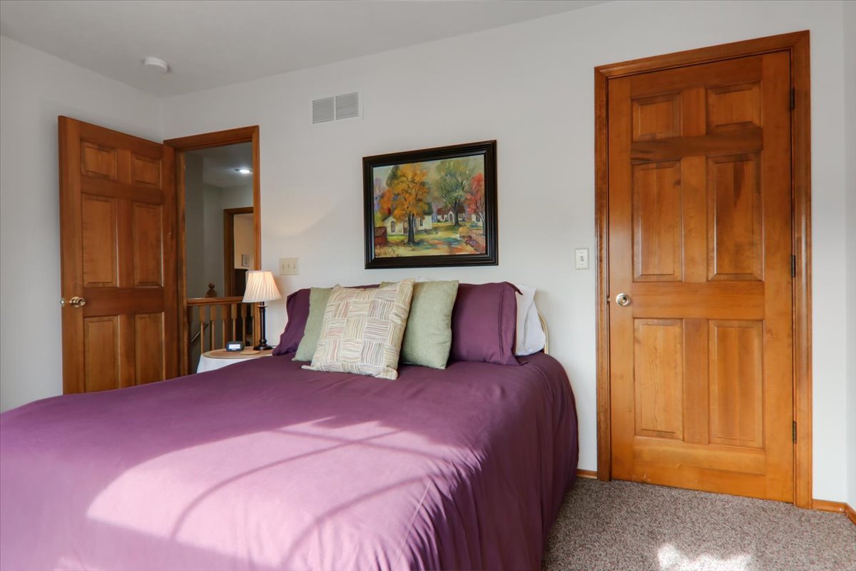 8 Minks Court, Bloomington, IL 61704