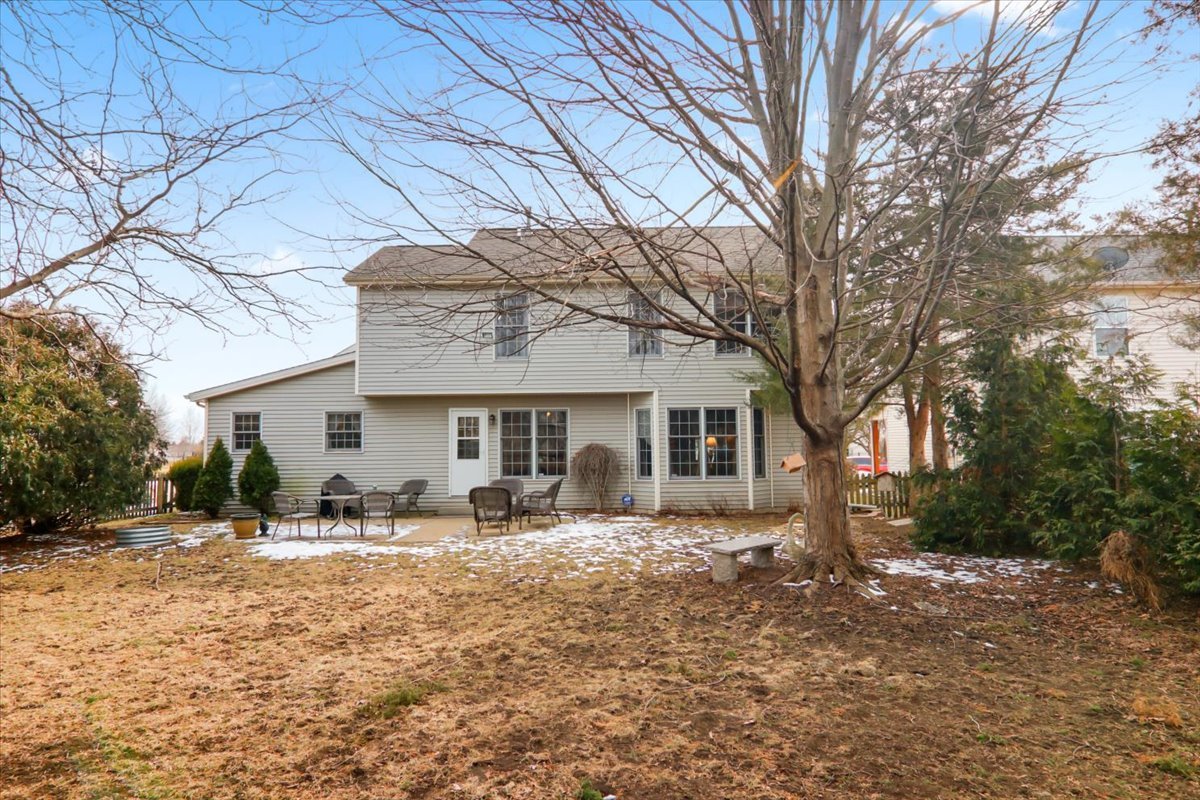 8 Minks Court, Bloomington, IL 61704