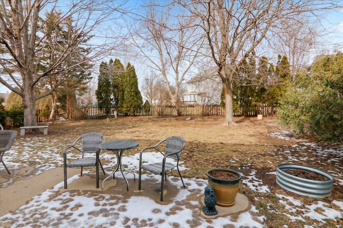 8 Minks Court, Bloomington, IL 61704