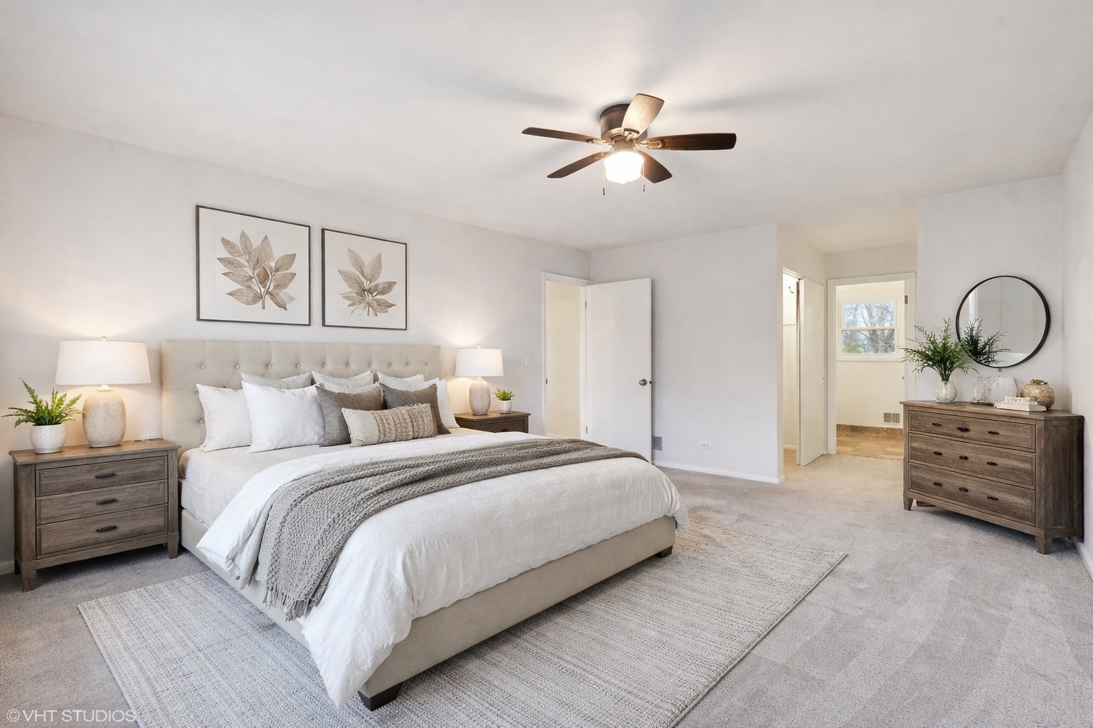 366 Ventura Club Drive, Roselle, IL 60172