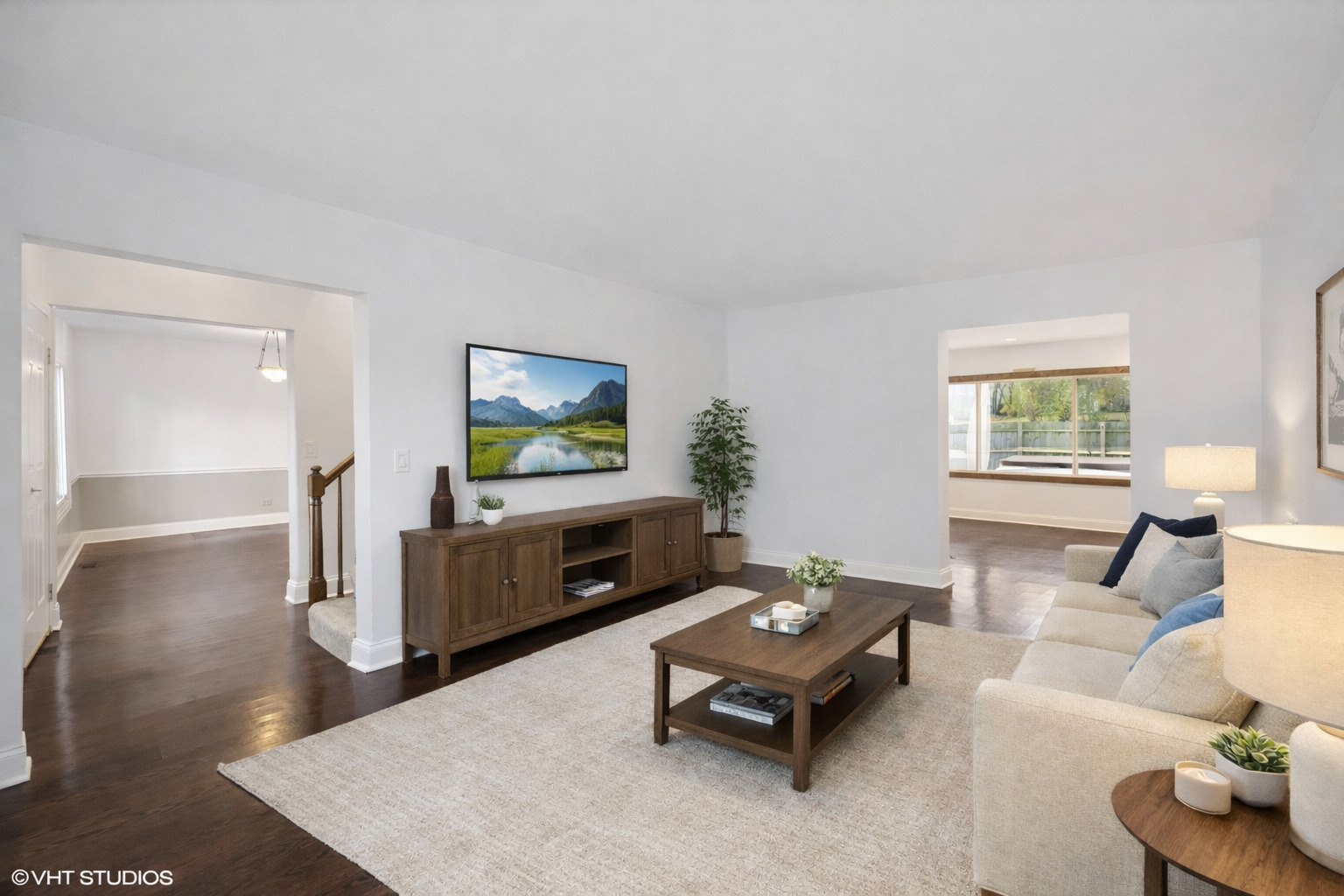 366 Ventura Club Drive, Roselle, IL 60172