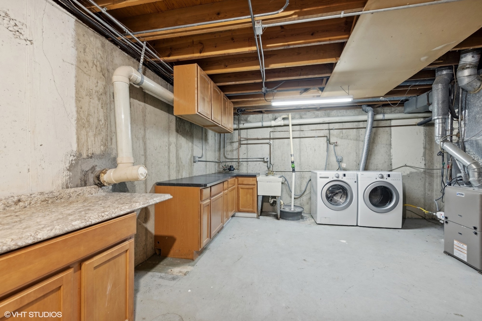 366 Ventura Club Drive, Roselle, IL 60172