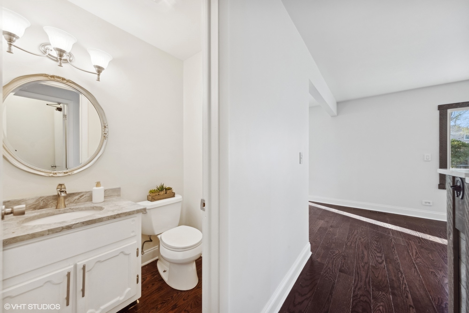 366 Ventura Club Drive, Roselle, IL 60172