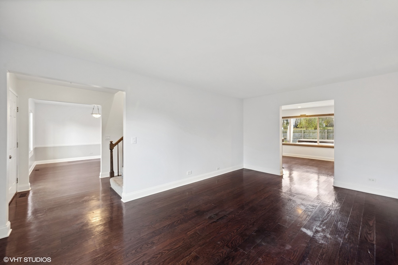 366 Ventura Club Drive, Roselle, IL 60172