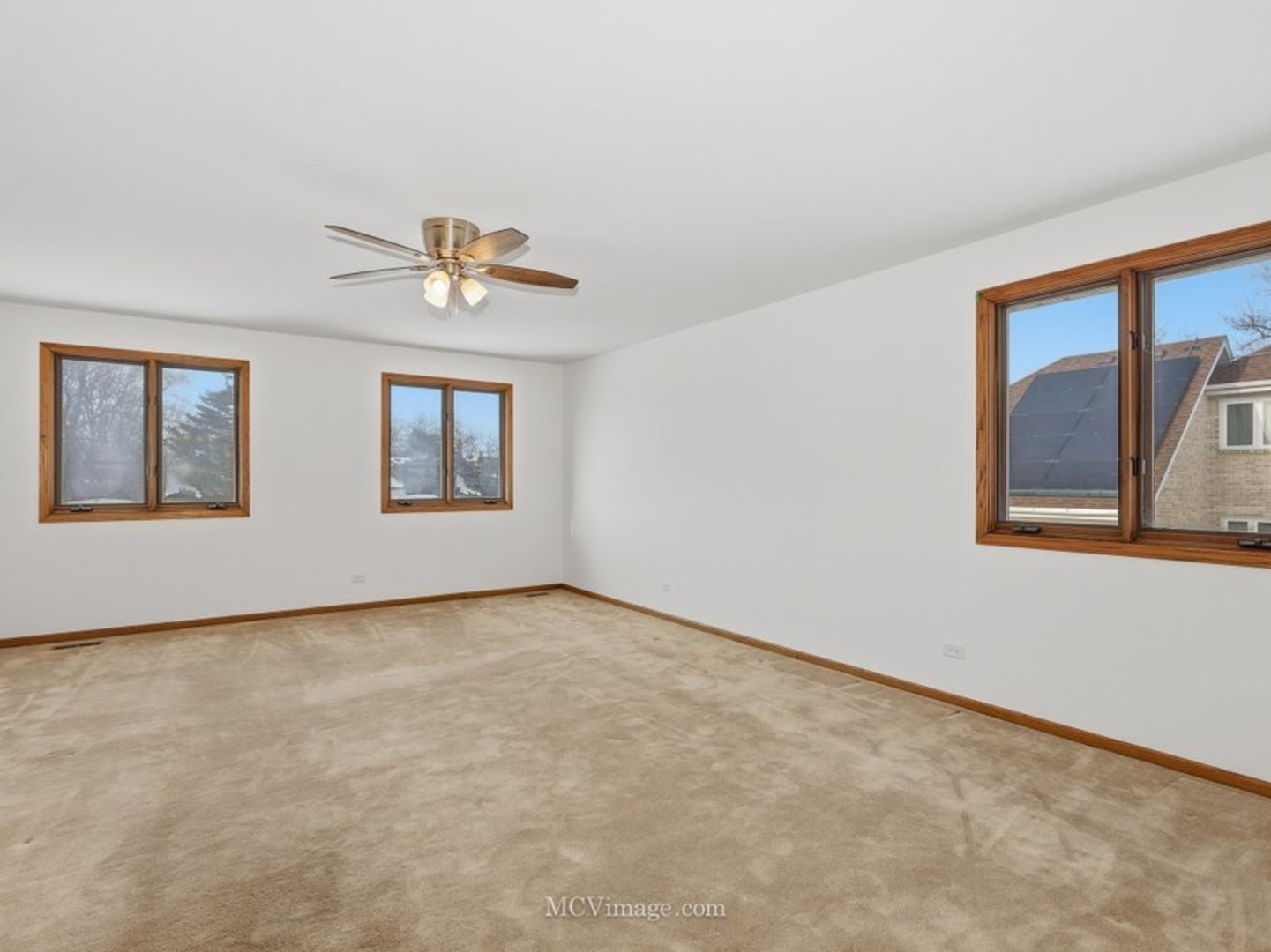 729 N 8th Avenue, Addison, IL 60101