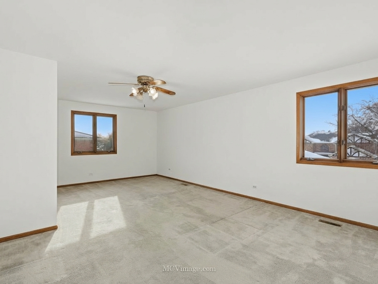 729 N 8th Avenue, Addison, IL 60101