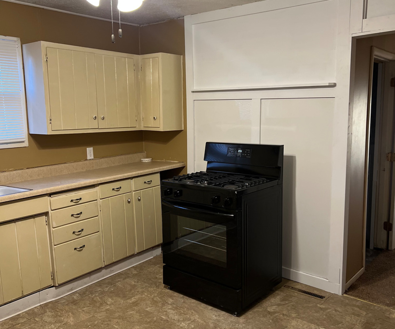 708 N Madison Street, Lincoln, IL 62656