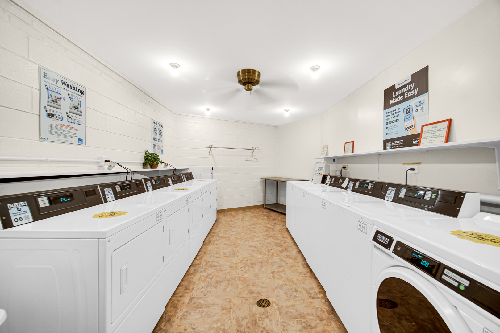900 E Wilmette Road #406, Palatine, IL 60074
