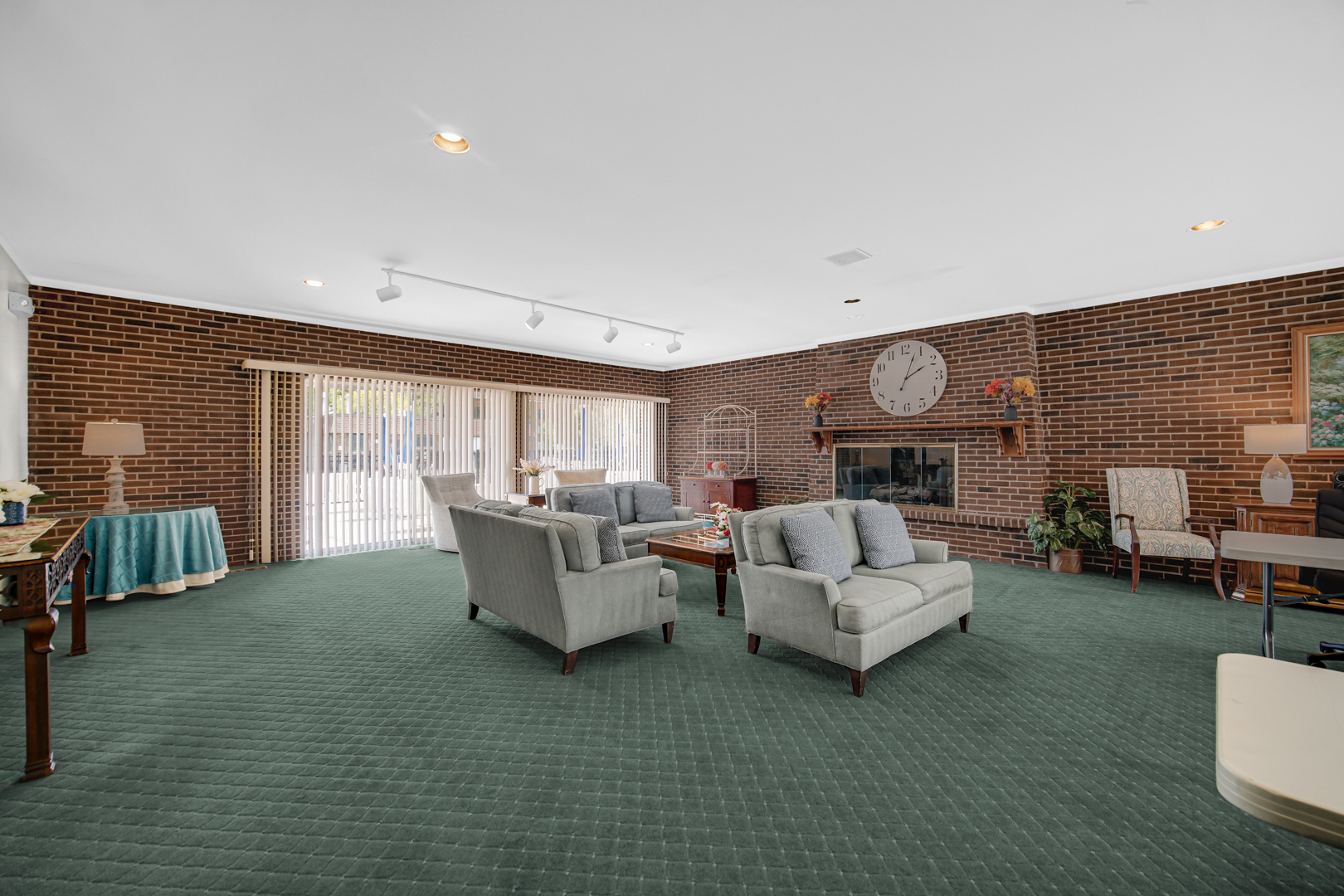 900 E Wilmette Road #406, Palatine, IL 60074