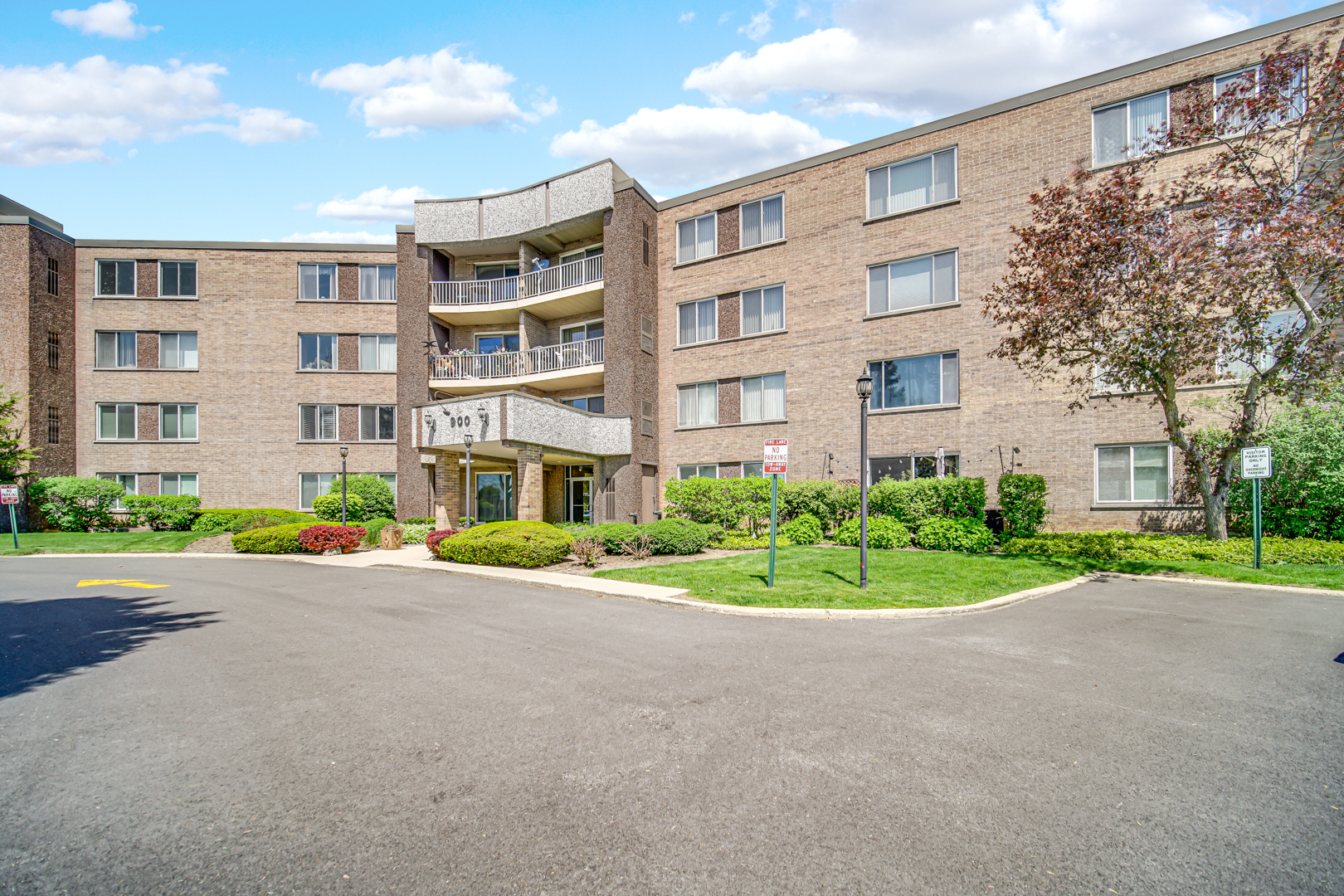 900 E Wilmette Road #406, Palatine, IL 60074