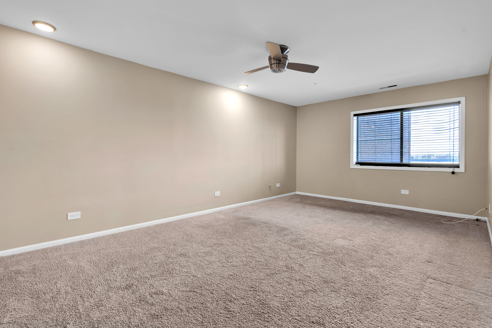 9242 Gross Point Road #310, Skokie, IL 60077