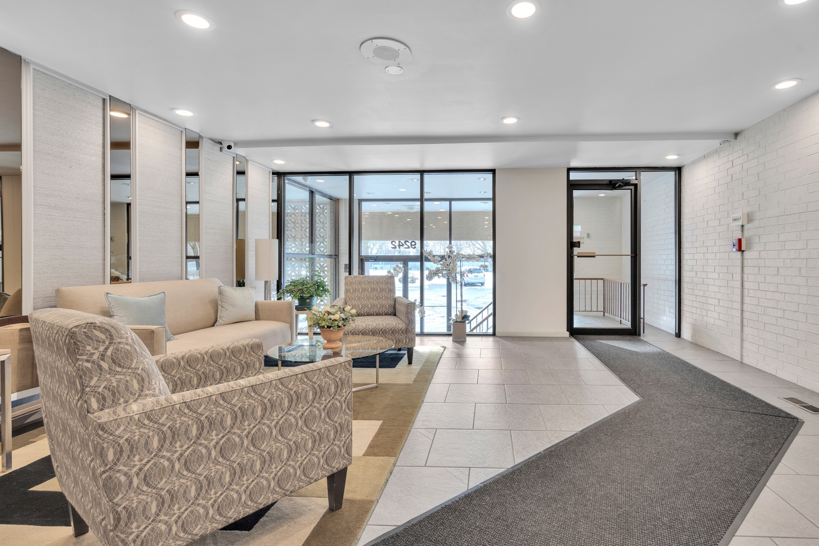 9242 Gross Point Road #310, Skokie, IL 60077